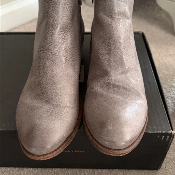 Any offers accepted 🍾Frye Women's Taupe Leather Ankle Booties - Picture 5 of 5